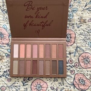BRAND NEW Lamora Exposed Nudes Eyeshadow Palette - 16 Shades